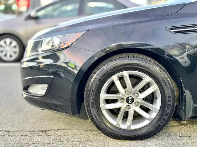2013 Kia Optima LX 4dr Sedan - Photo 9