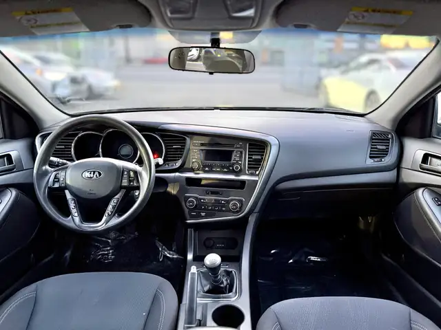 2013 Kia Optima LX 4dr Sedan - Photo 13