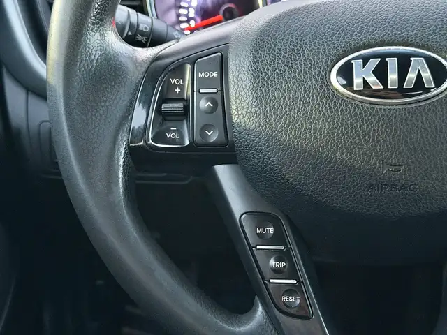 2013 Kia Optima LX 4dr Sedan - Photo 15