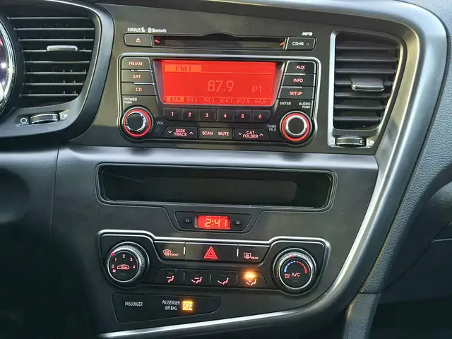 2013 Kia Optima LX 4dr Sedan - Photo 19