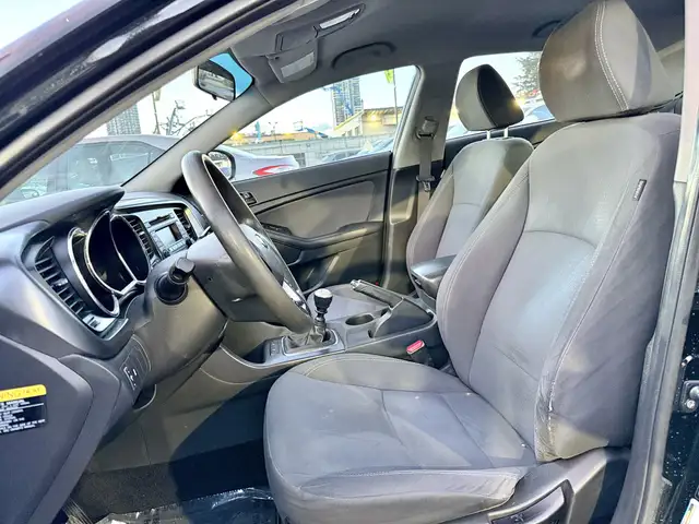 2013 Kia Optima LX 4dr Sedan - Photo 22