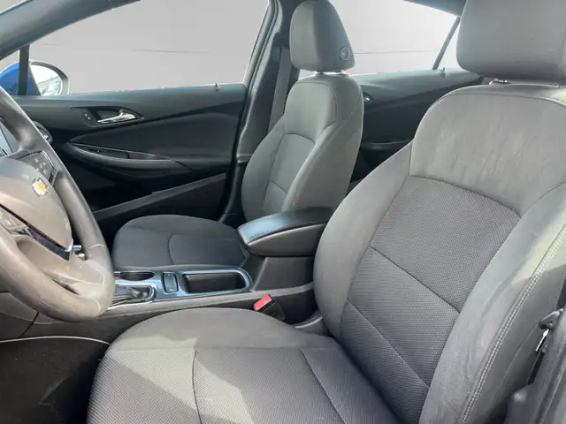 2017 Chevrolet Cruze LT | BACK-UP CAM | SUNROOF | CAR-PLAY | BLU - Photo 12