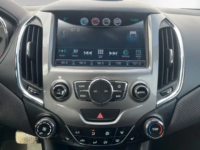 2017 Chevrolet Cruze LT | BACK-UP CAM | SUNROOF | CAR-PLAY | BLU - Photo 15