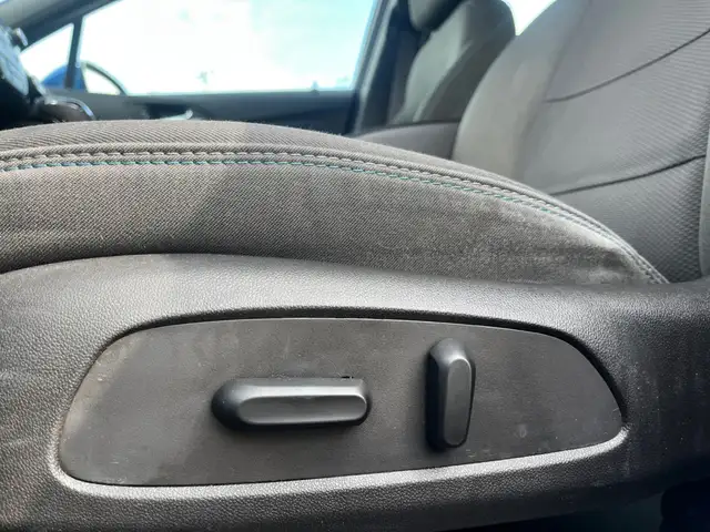2017 Chevrolet Cruze LT | BACK-UP CAM | SUNROOF | CAR-PLAY | BLU - Photo 18