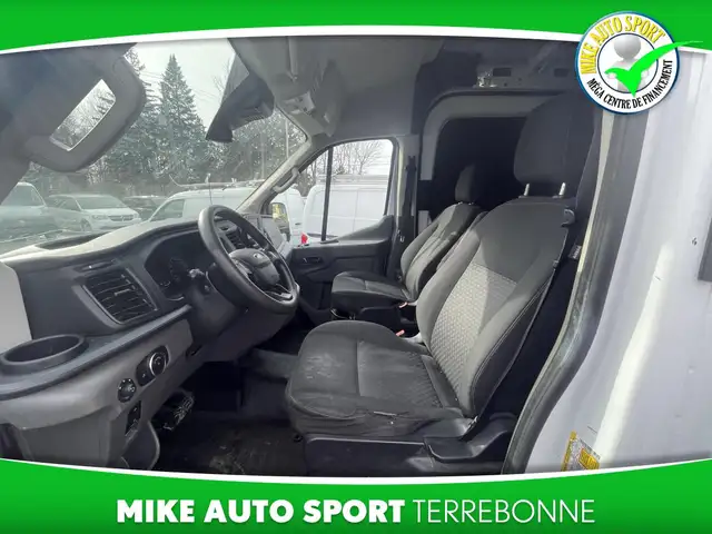 Ford Transit Cargo Van T-250 PA toit moyen 130 po PNBV de 9 070 - Photo 6