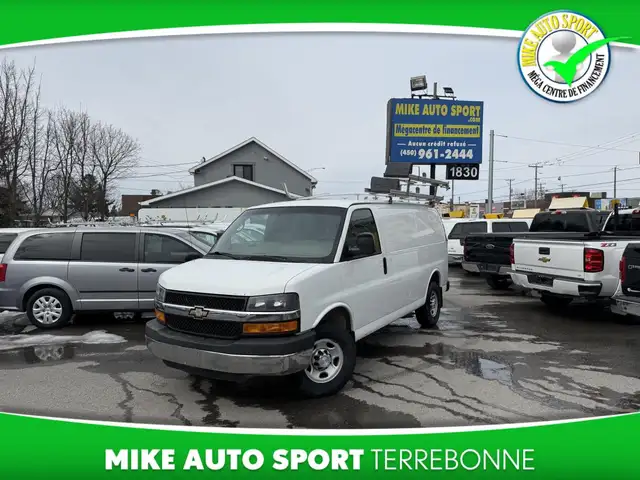 Chevrolet Express Cargo Van Traction arrière 3500 135 po 2015