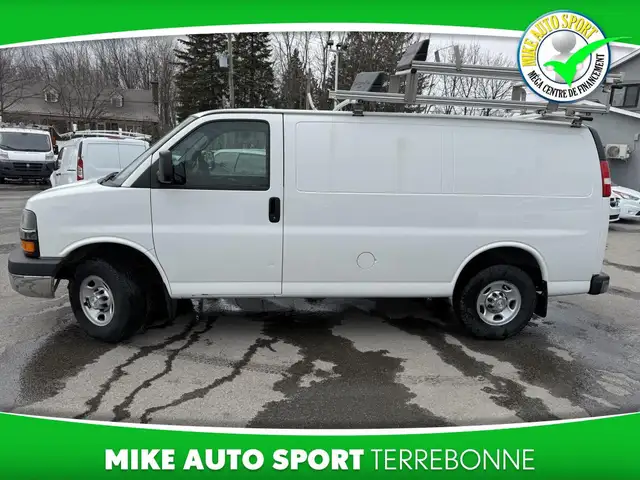 Chevrolet Express Cargo Van Traction arrière 3500 135 po 2015 - Photo 4