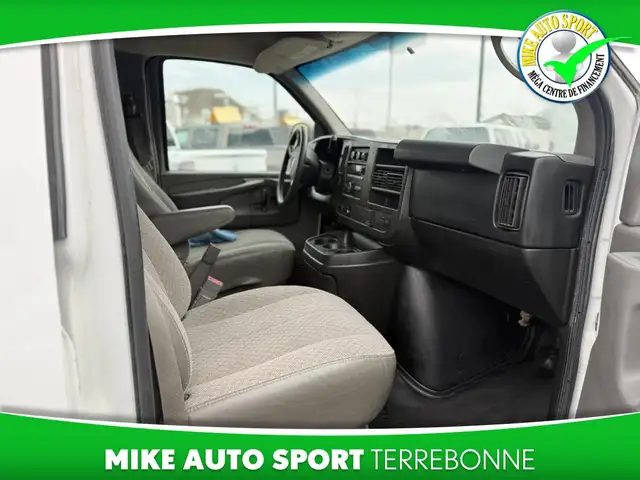Chevrolet Express Cargo Van Traction arrière 3500 135 po 2015 - Photo 9