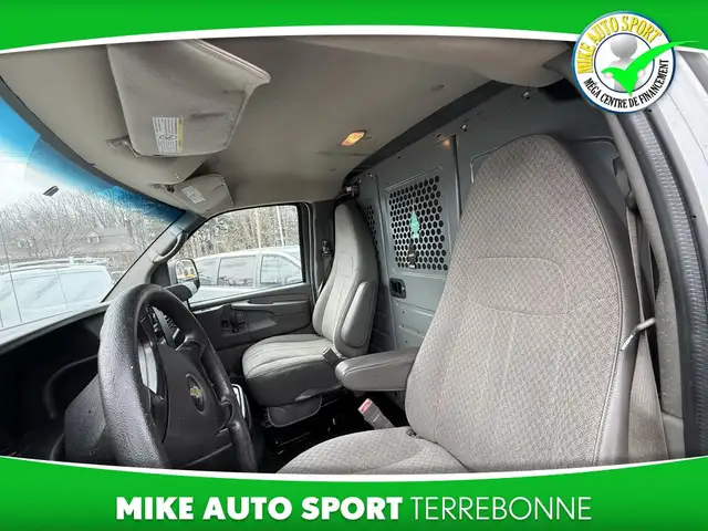 Chevrolet Express Cargo Van Traction arrière 3500 135 po 2015 - Photo 10