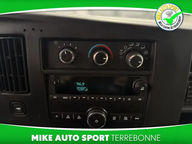 Chevrolet Express Cargo Van Traction arrière 3500 135 po 2015 - Photo 11