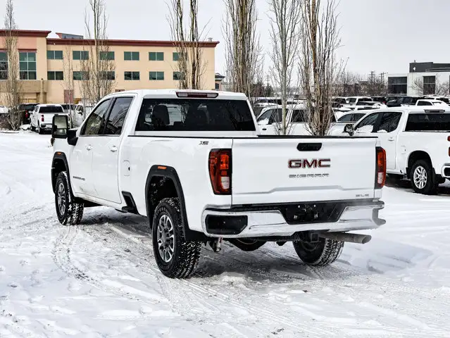 2024 GMC Sierra 3500HD SLE 6.6L Gas Long Box - Photo 11