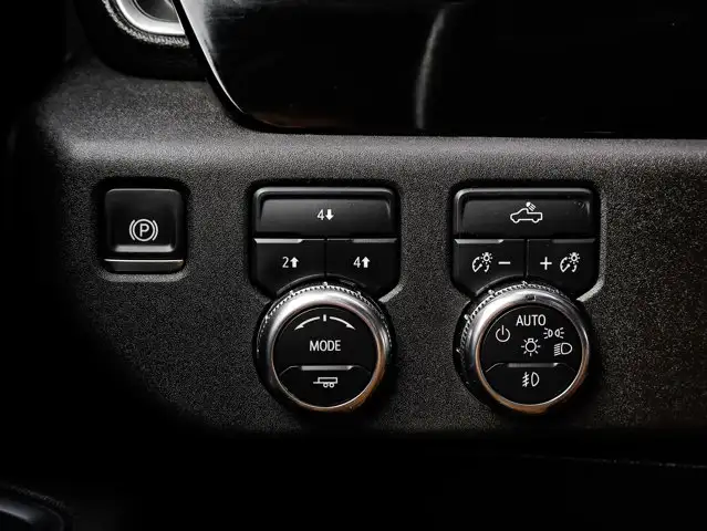 2024 GMC Sierra 3500HD SLE 6.6L Gas Long Box - Photo 18