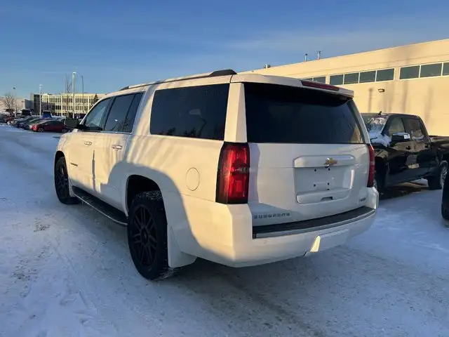 2018 Chevrolet Suburban Premier 5.3L - Photo 5