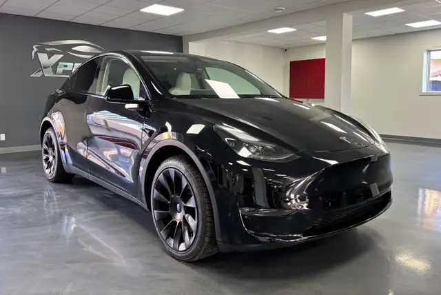 2023 Tesla Model Y Long Range AWD - Photo 2