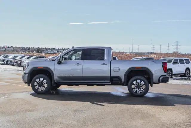 2026 GMC Sierra 3500HD Denali - Photo 5
