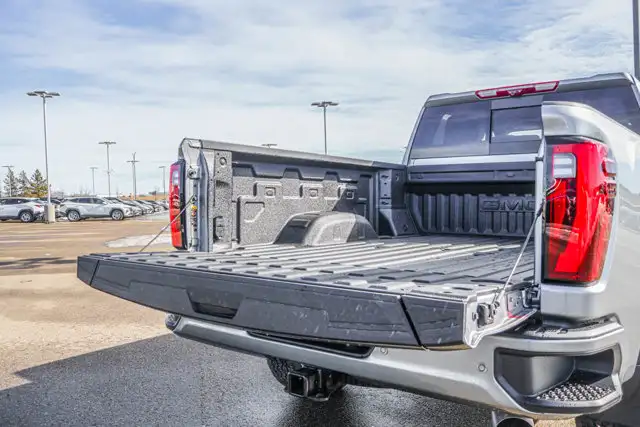 2026 GMC Sierra 3500HD Denali - Photo 8