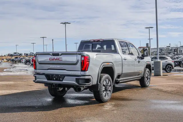 2026 GMC Sierra 3500HD Denali - Photo 9