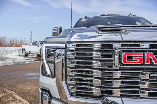 2026 GMC Sierra 3500HD Denali - Photo 11