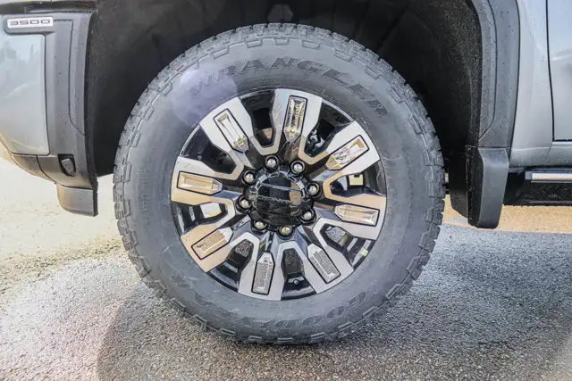 2026 GMC Sierra 3500HD Denali - Photo 13