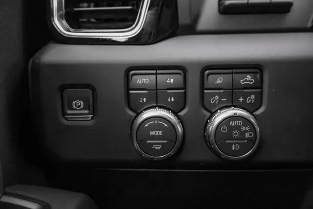 2026 GMC Sierra 3500HD Denali - Photo 19
