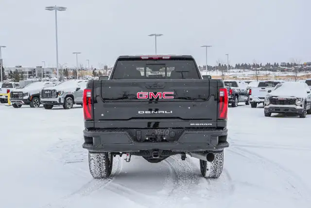 2026 GMC Sierra 3500HD Denali - Photo 7
