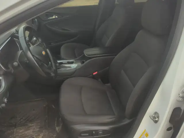 2018 Chevrolet Malibu - Photo 13