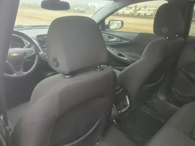 2018 Chevrolet Malibu - Photo 14