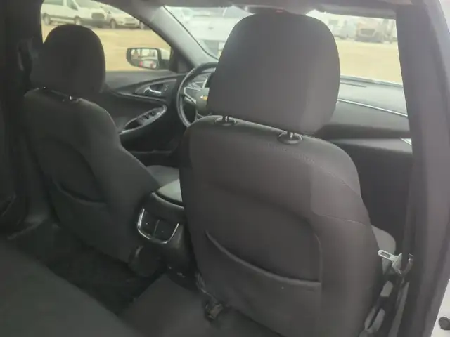2018 Chevrolet Malibu - Photo 18
