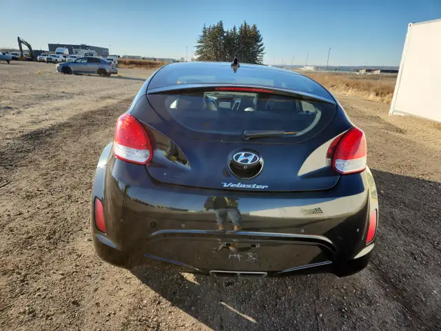 2017 Hyundai Veloster - Photo 6