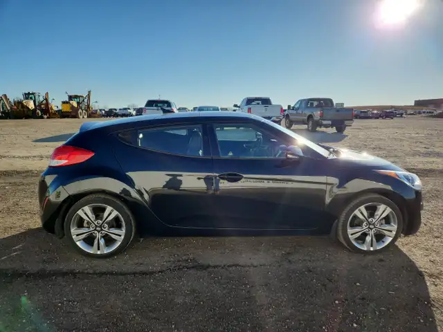 2017 Hyundai Veloster - Photo 7