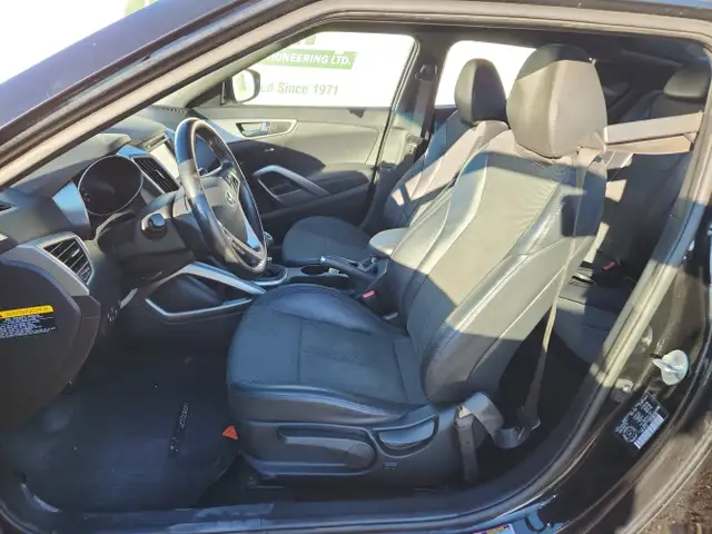 2017 Hyundai Veloster - Photo 13