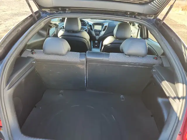 2017 Hyundai Veloster - Photo 14
