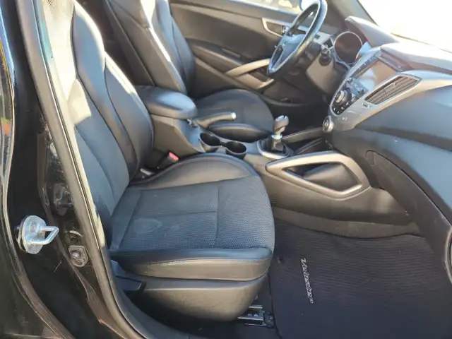 2017 Hyundai Veloster - Photo 16