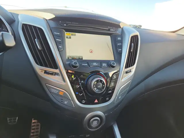 2017 Hyundai Veloster - Photo 19