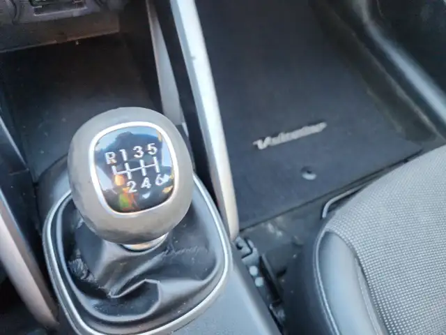 2017 Hyundai Veloster - Photo 20