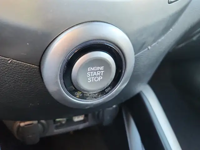 2017 Hyundai Veloster - Photo 24