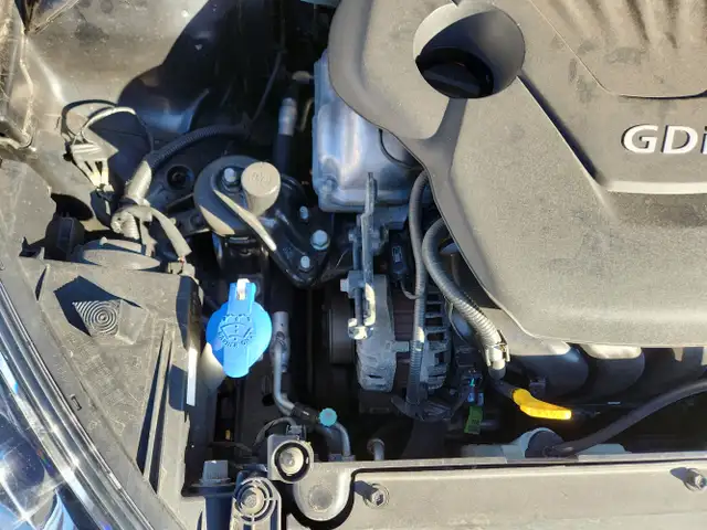 2017 Hyundai Veloster - Photo 26