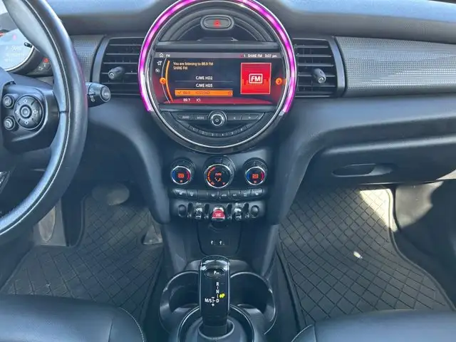 2020 MINI 5 Door Cooper / FWD - Photo 16