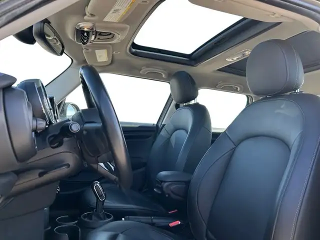 2020 MINI 5 Door Cooper / FWD - Photo 18
