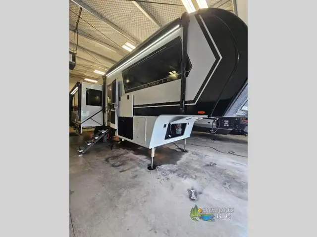 2026 Brinkley Model Z 2900 (Hampton, NB)