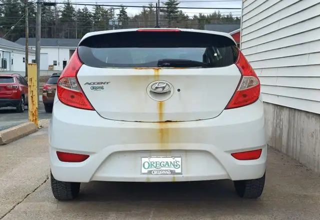 2013 Hyundai Accent - Photo 4