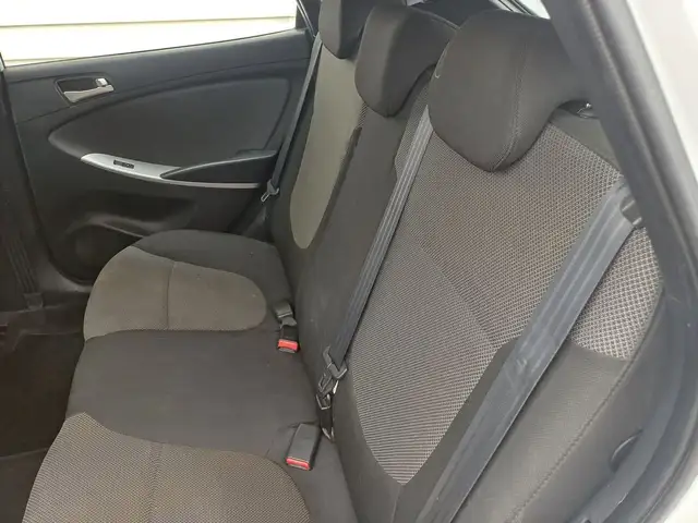2013 Hyundai Accent - Photo 7
