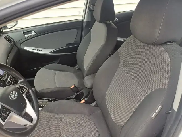 2013 Hyundai Accent - Photo 8