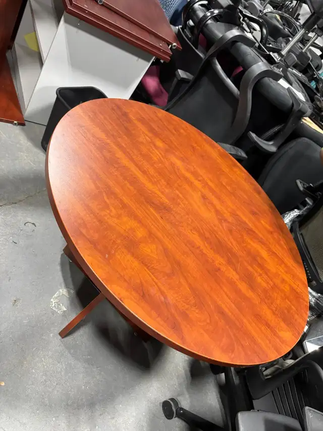 Round Table-Brand New-Call us now! - Photo 2