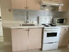 Eglinton/Dufferin house room for rent - Photo 5