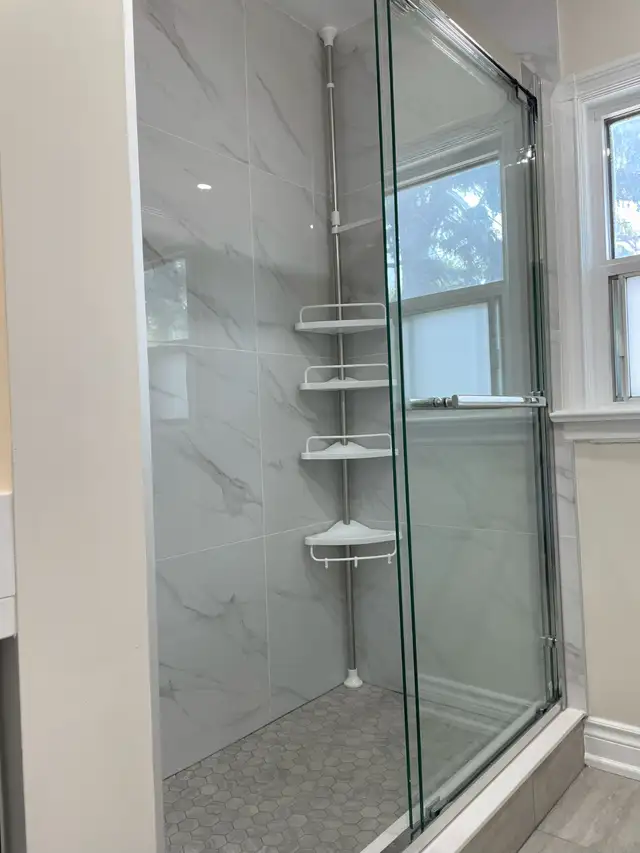 Eglinton/Dufferin house room for rent - Photo 8