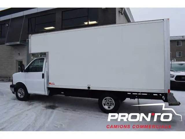 2024 GMC Savana V8  Cube 14 pieds  GARANTIE GMC  3500 - Photo 5