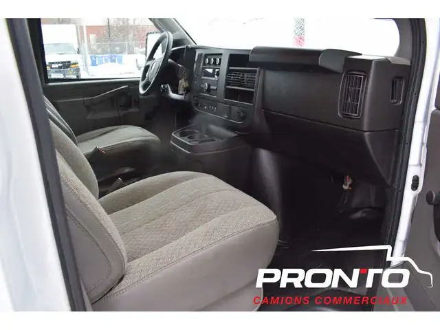 2024 GMC Savana V8  Cube 14 pieds  GARANTIE GMC  3500 - Photo 10