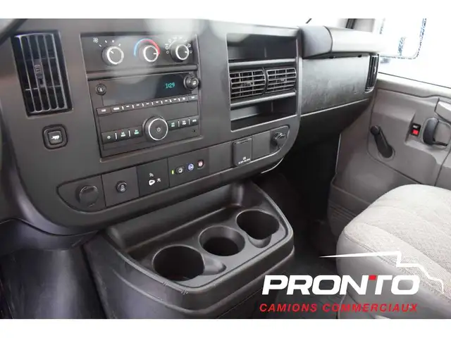 2024 GMC Savana V8  Cube 14 pieds  GARANTIE GMC  3500 - Photo 14