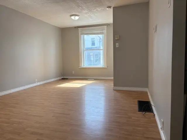 Affordable all utilities included 1bed unit Downtown Ottawa - Photo 2